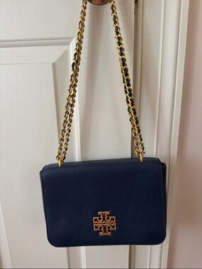 Tory Burch Navy Fleming-Style Chain Shoulder Bag with Gold Hardware
9”x6x 2 1/2”